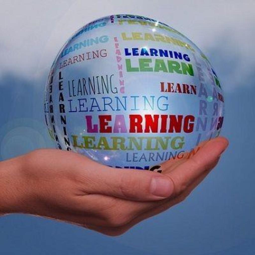 adult-education-pipabay-3812693_640